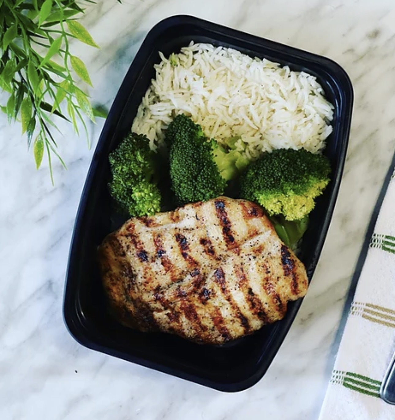Grilled chicken with rice and broccoli
